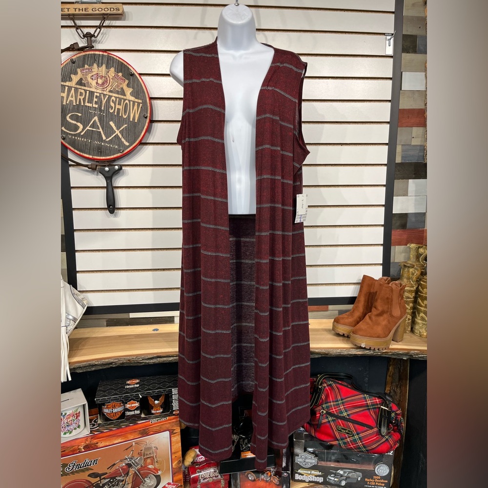 LuLaRoe “Joy” vest 24” p2p - Picture 4 of 12
